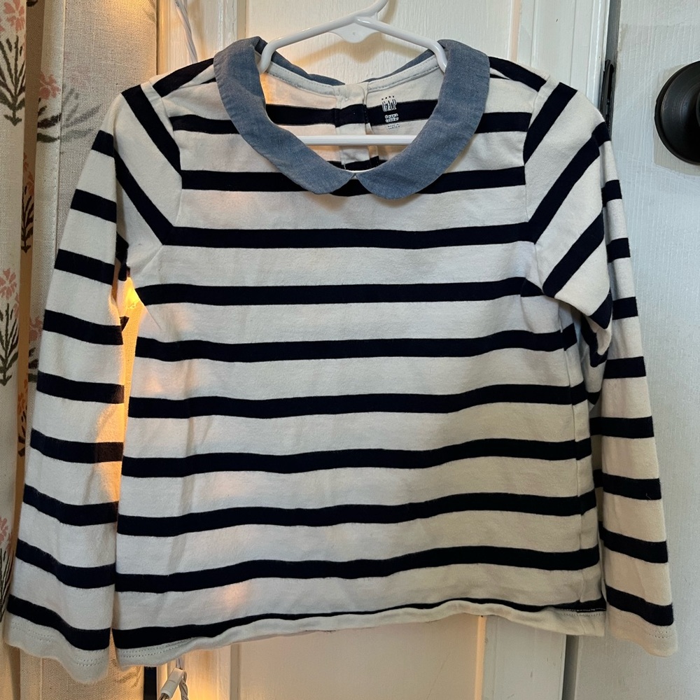 Baby Gap Girls shirt with adorable peterpan collar!